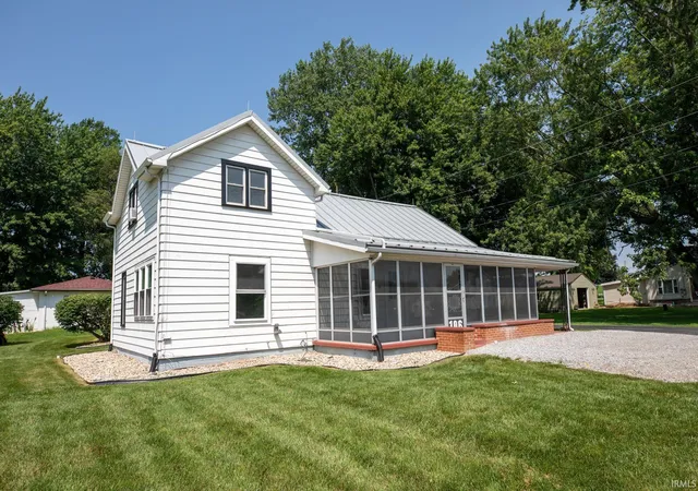 Photo 1 of Manufactured home for sale at 106 N Wray St, Warsaw, IN 46580 | MLS# 202629436 | Listing updated on 2026-09-29