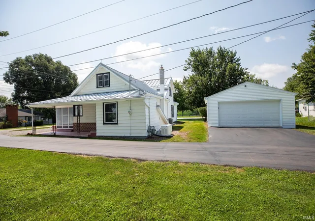Photo 3 of Manufactured home for sale at 106 N Wray St, Warsaw, IN 46580 | MLS# 202629436 | Listing updated on 2026-09-29