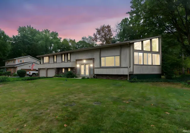 Photo 2 of Sale Pending at 16830 Londonberry Ln, South Bend, IN 46635 | MLS# 202629454 | Listing updated on 2026-09-13