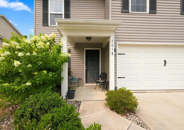 Photo 3 of Manufactured home for sale at 2018 Greyson Dr, Auburn, IN 46706 | MLS# 202629455 | Listing updated on 2026-09-18