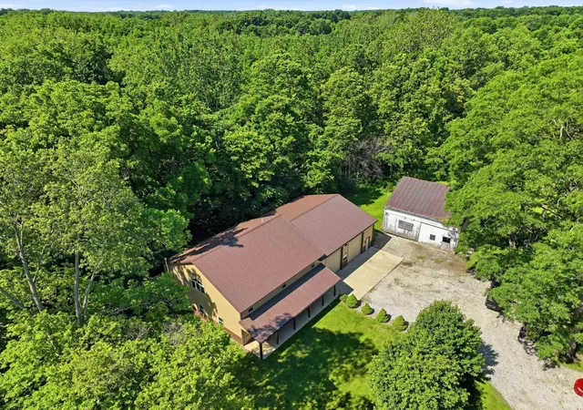 Photo 3 of Sale Pending at 7540 N Clear Crk Rd, Huntington, IN 46750 | MLS# 202629478 | Listing updated on 2026-10-05