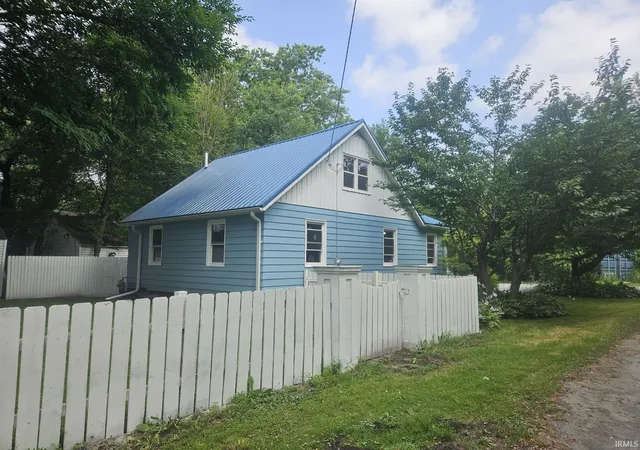 Photo 3 of Manufactured home for sale at 8416 E Lindstrom Ln, New Carlisle, IN 46552 | MLS# 202629492 | Listing updated on 2026-10-06