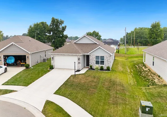 Photo 3 of Sale Pending at 7929 Cordovan Cvs, Fort Wayne, IN 46835 | MLS# 202629503 | Listing updated on 2026-09-21