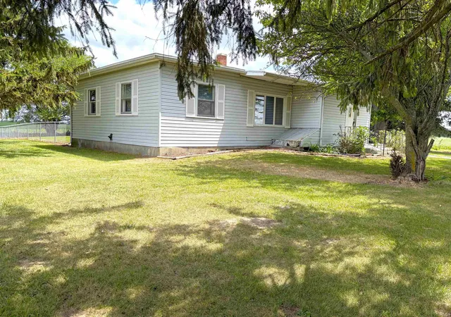 Photo 3 of Manufactured home for sale at 1424 E Greenville Pike, Winchester, IN 47394 | MLS# 202629522 | Listing updated on 2026-08-01
