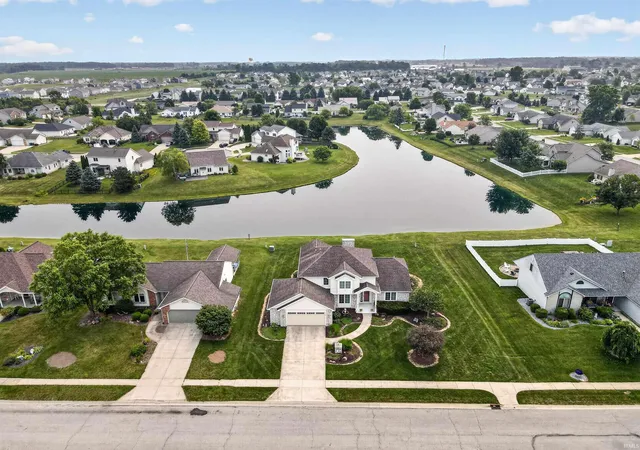 Photo 2 of Sale Pending at 12502 Carroll Crk Run, Fort Wayne, IN 46818 | MLS# 202629537 | Listing updated on 2026-08-22
