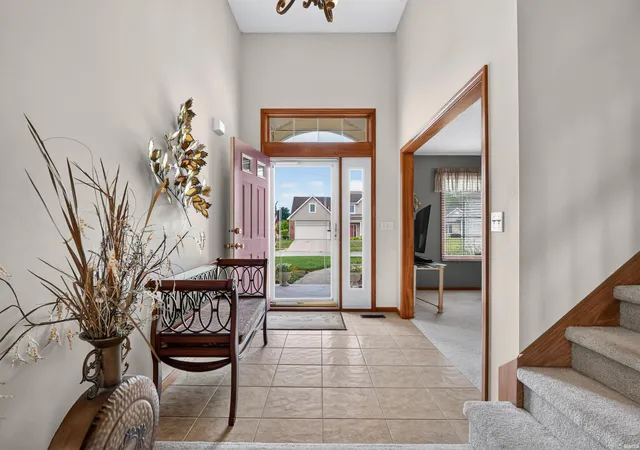 Photo 4 of Sale Pending at 12502 Carroll Crk Run, Fort Wayne, IN 46818 | MLS# 202629537 | Listing updated on 2026-08-22