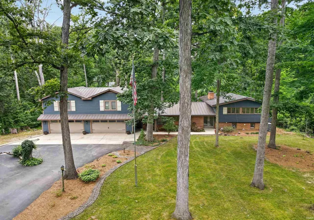 Photo 2 of Manufactured home for sale at 1535 Wood Moor Dr, Fort Wayne, IN 46804 | MLS# 202629542 | Listing updated on 2026-09-15