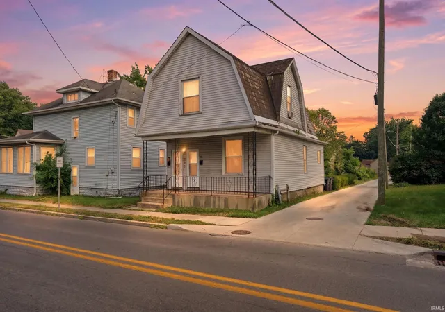 Photo 1 of Manufactured home for sale at 707 W Creighton Ave, Fort Wayne, IN 46807 | MLS# 202629594 | Listing updated on 2026-10-29