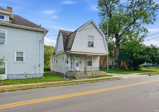 Photo 2 of Manufactured home for sale at 707 W Creighton Ave, Fort Wayne, IN 46807 | MLS# 202629594 | Listing updated on 2026-10-29