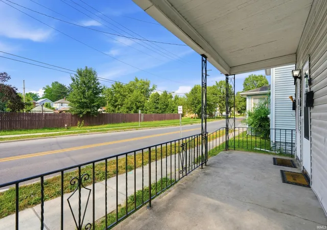 Photo 4 of Manufactured home for sale at 707 W Creighton Ave, Fort Wayne, IN 46807 | MLS# 202629594 | Listing updated on 2026-10-29
