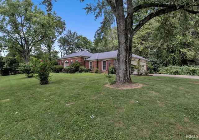 Photo 2 of Sale Pending at 1600 Hawthorne Dr, Mount Vernon, IN 47620 | MLS# 202629667 | Listing updated on 2026-08-21