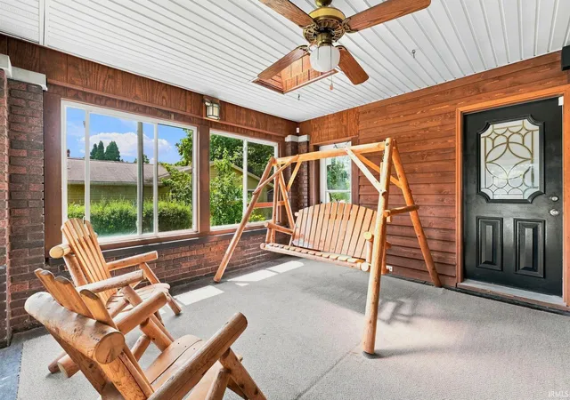 Photo 2 of Manufactured home for sale at 1160 Poplar St, Huntington, IN 46750 | MLS# 202629669 | Listing updated on 2026-10-03