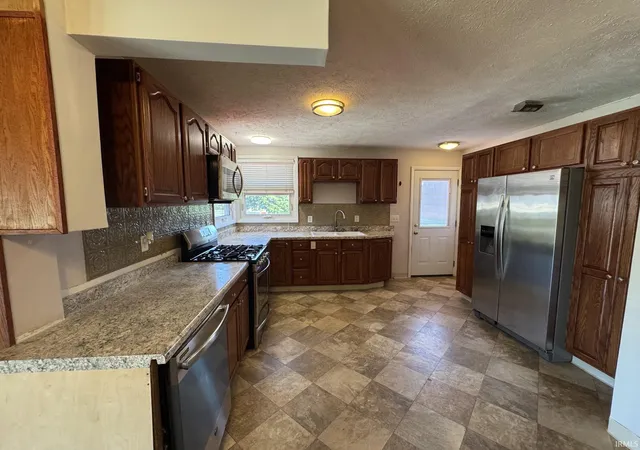 Photo 4 of Manufactured home for sale at 512 E 8th Street, Rochester, IN 46975 | MLS# 202629686 | Listing updated on 2026-08-26