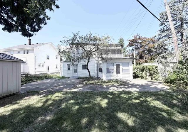 Photo 4 of Manufactured home for sale at 120 Manor Ave, Elkhart, IN 46613 | MLS# 202629703 | Listing updated on 2026-09-15