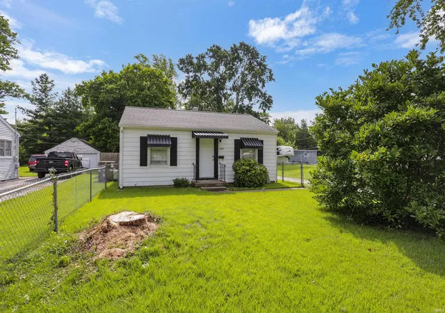 Photo 2 of Manufactured home for sale at 3205 N 12th Avenue, Evansville, IN 47720 | MLS# 202629747 | Listing updated on 2026-08-20