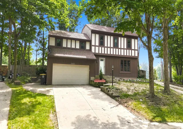 Photo 3 of Manufactured home for sale at 7302 River Ranch Ct, Fort Wayne, IN 46835 | MLS# 202629772 | Listing updated on 2026-08-30
