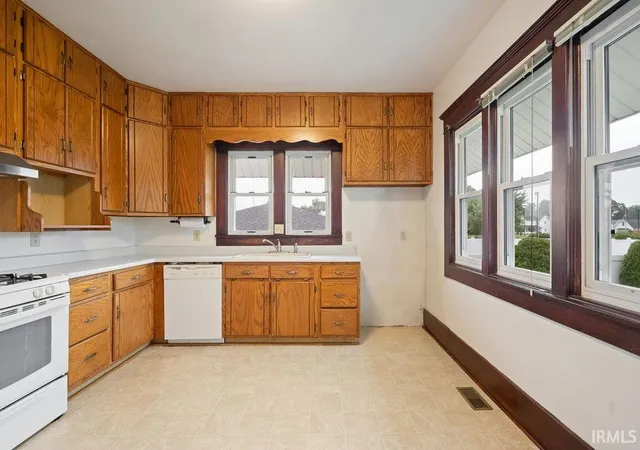 Photo 3 of Manufactured home for sale at 106 E Marks St, Swayzee, IN 46986 | MLS# 202629783 | Listing updated on 2026-09-19