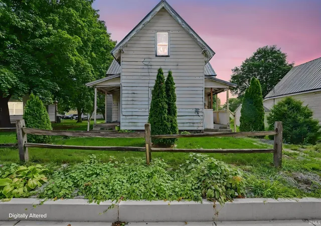 Manufactured home for sale at 413 E 14th Street, Rochester, IN 46975 | MLS# 202629790