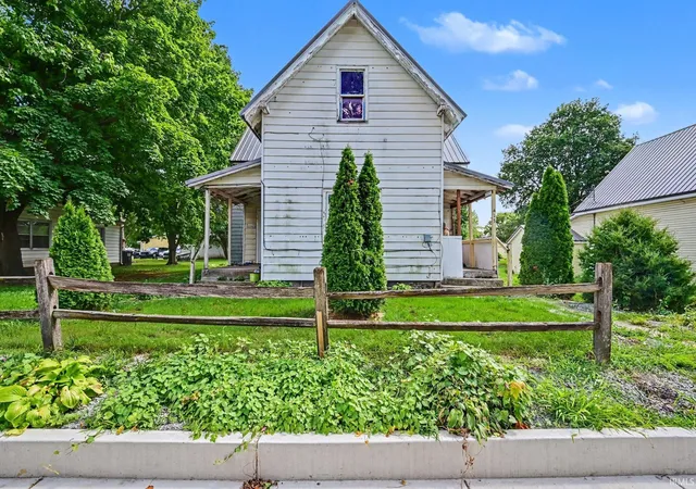 Photo 2 of Manufactured home for sale at 413 E 14th Street, Rochester, IN 46975 | MLS# 202629790 | Listing updated on 2026-09-07