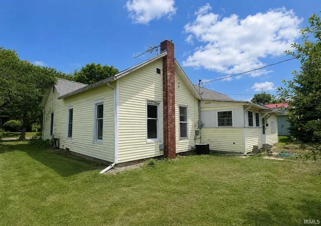 Photo 2 of Sale Pending at 210 S Maple St, North Manchester, IN 46962 | MLS# 202629792 | Listing updated on 2026-09-12
