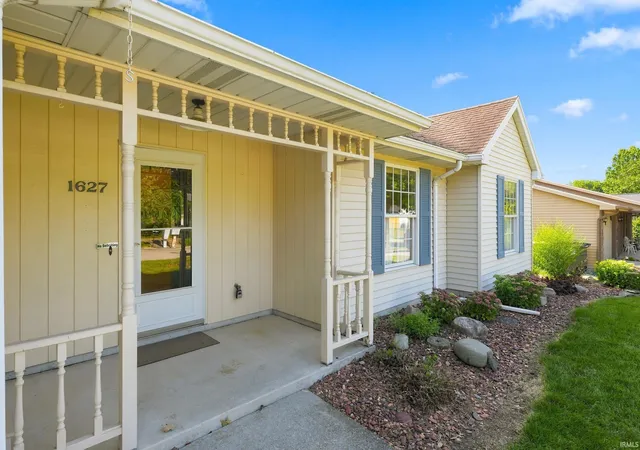 Photo 3 of Sale Pending at 1627 Bardsey Ln, Fort Wayne, IN 46804 | MLS# 202629801 | Listing updated on 2026-08-03
