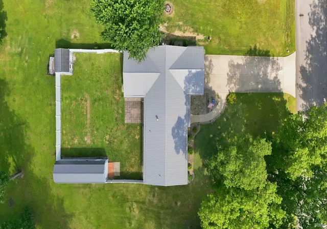 Photo 3 of Manufactured home for sale at 9504 Manor Woods Rd, Fort Wayne, IN 46804 | MLS# 202629817 | Listing updated on 2026-09-20