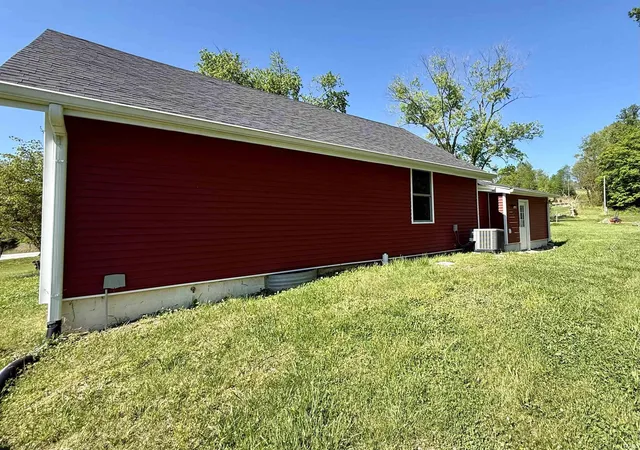 Photo 4 of Manufactured home for sale at 7805 US Hwy 50 E, Bedford, IN 47421 | MLS# 202629818 | Listing updated on 2026-09-07