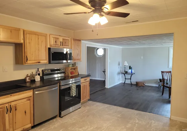 Photo 3 of Sale Pending at 824 S 15th Street, Vincennes, IN 47591 | MLS# 202629823 | Listing updated on 2026-09-05