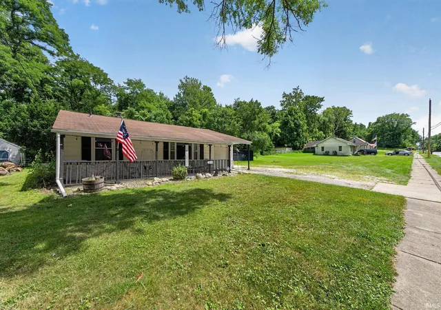 Photo 2 of Manufactured home for sale at 2816 S Locust Rd, South Bend, IN 46614 | MLS# 202629896 | Listing updated on 2026-09-07