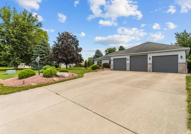 Photo 2 of Manufactured home for sale at 2128 Lynn Dr, Kokomo, IN 46902 | MLS# 202629904 | Listing updated on 2026-09-11