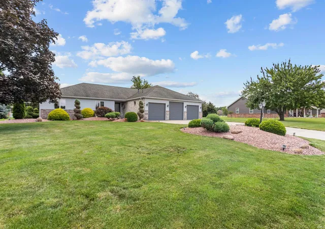 Photo 2 of Manufactured home for sale at 2128 Lynn Dr, Kokomo, IN 46902 | MLS# 202629904 | Listing updated on 2026-09-11