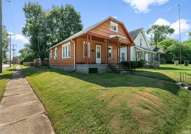 Photo 2 of Sale Pending at 1702 S Taylor St, South Bend, IN 46613 | MLS# 202629917 | Listing updated on 2026-09-15
