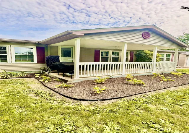 Photo 2 of Manufactured home for sale at 58 E State Rd 28 Hwy, Williamsport, IN 47993 | MLS# 202629930 | Listing updated on 2026-09-14