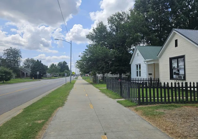 Photo 2 of Manufactured home for sale at 1312 E Walnut St, Evansville, IN 47714 | MLS# 202629952 | Listing updated on 2026-07-24