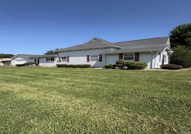 Photo 3 of Manufactured home for sale at 215 N 1st Street, Upland, IN 46989 | MLS# 202629956 | Listing updated on 2026-08-25