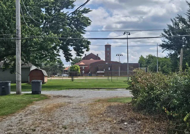 Photo 2 of Manufactured home for sale at 1311 E Walnut St, Evansville, IN 47714 | MLS# 202629960 | Listing updated on 2026-07-24