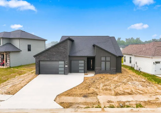 Photo 2 of Sale Pending at 17675 Seahawk Ln, Huntertown, IN 46748 | MLS# 202629967 | Listing updated on 2026-09-01