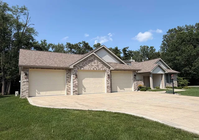 Photo 1 of Manufactured home for sale at 2121 Woodland Ests Dr, Elkhart, IN 46514 | MLS# 202629972 | Listing updated on 2026-09-14