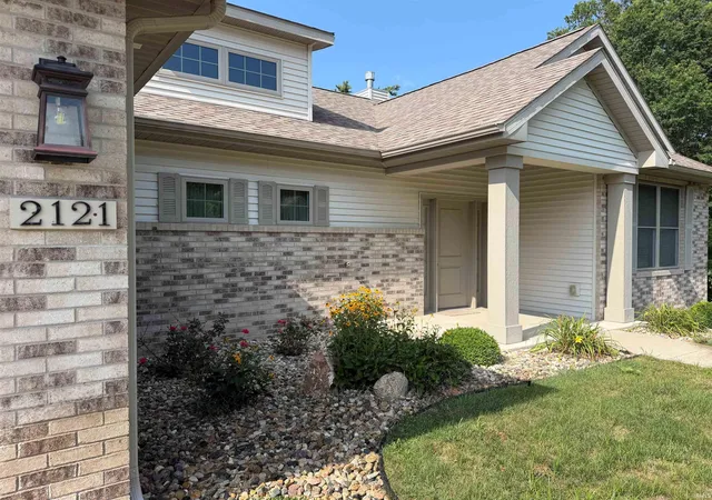Photo 2 of Manufactured home for sale at 2121 Woodland Ests Dr, Elkhart, IN 46514 | MLS# 202629972 | Listing updated on 2026-09-14