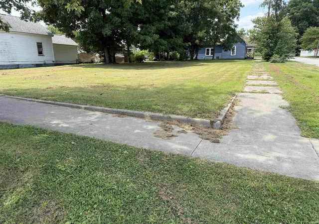 Photo 1 of Sale Pending at 311 S Main St, Oakland City, IN 47660 | MLS# 202629996 | Listing updated on 2026-07-25