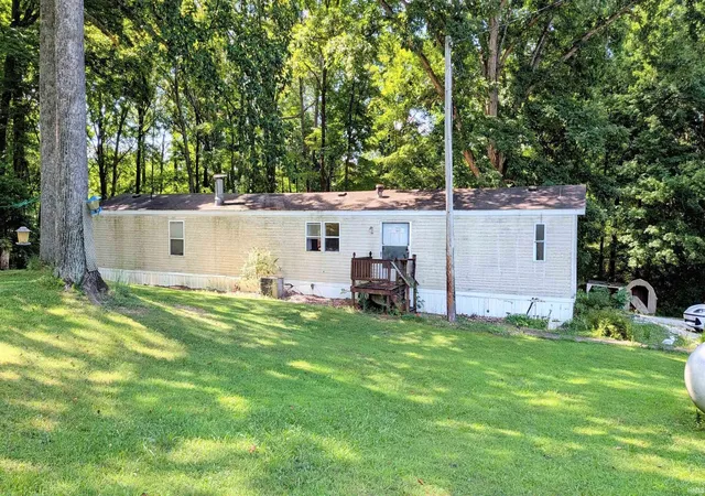 Photo 4 of Sale Pending at 13714 E Shady Meadow Dr, Bloomington, IN 47403 | MLS# 202630011 | Listing updated on 2026-09-28