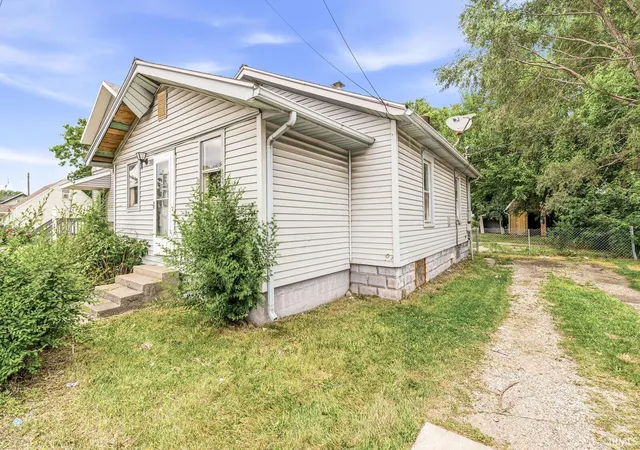 Photo 2 of Sale Pending at 3028 S Main St, Elkhart, IN 46517 | MLS# 202630027 | Listing updated on 2026-07-31