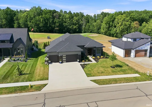 Photo 2 of Manufactured home for sale at 2104 Golfview Dr, Auburn, IN 46706 | MLS# 202630029 | Listing updated on 2026-09-18