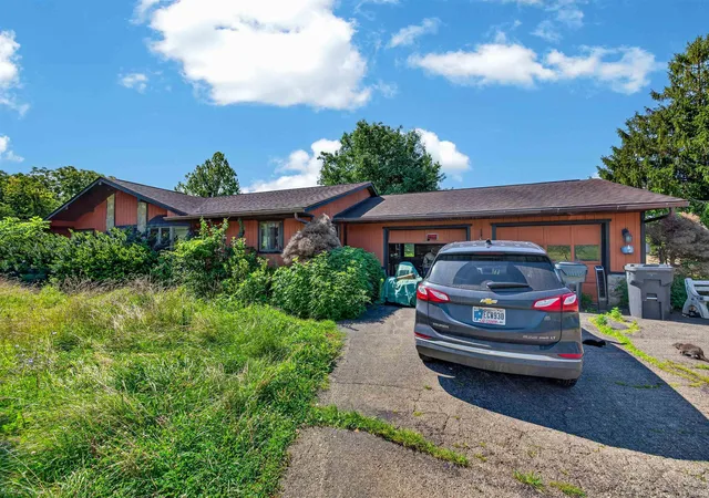 Photo 4 of Sale Pending at 5561 E Laughery Crk Rd, Aurora, IN 47001 | MLS# 202630041 | Listing updated on 2026-07-30
