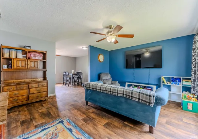 Photo 4 of Manufactured home for sale at 837 Berkley Dr, Wabash, IN 46992 | MLS# 202630043 | Listing updated on 2026-09-10