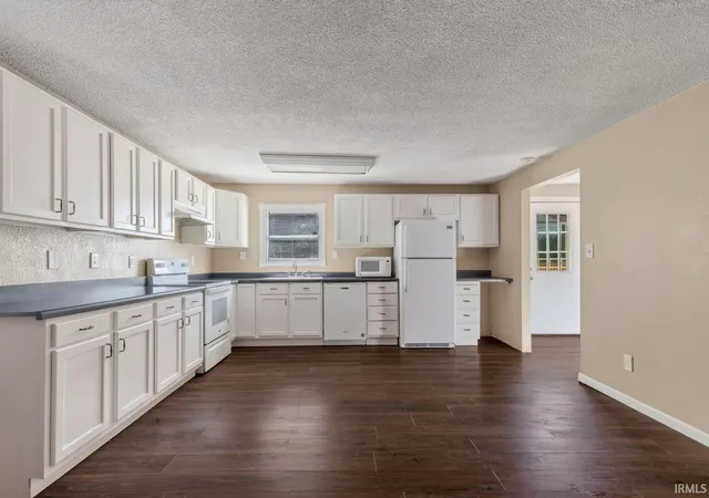 Photo 3 of Manufactured home for sale at 211 S Sherman St, Lagrange, IN 46761 | MLS# 202630049 | Listing updated on 2026-10-08