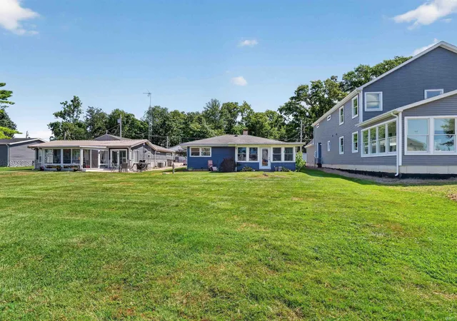 Photo 2 of Manufactured home for sale at 1913 Chapman Lake Dr, Warsaw, IN 46580 | MLS# 202630066 | Listing updated on 2026-09-14