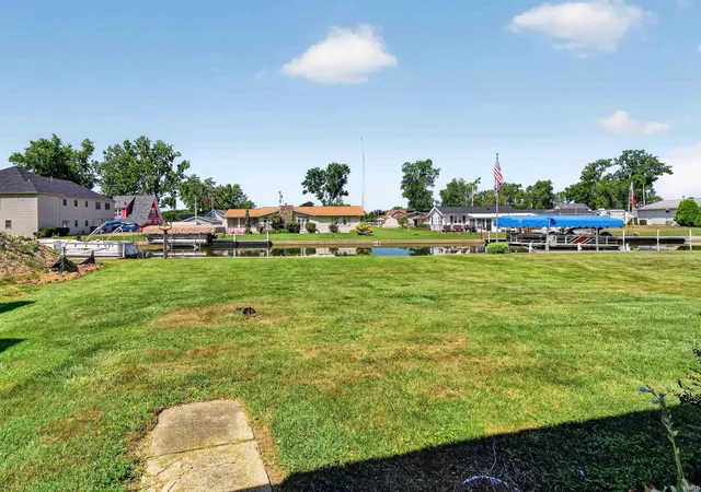 Photo 4 of Manufactured home for sale at 1913 Chapman Lake Dr, Warsaw, IN 46580 | MLS# 202630066 | Listing updated on 2026-09-14