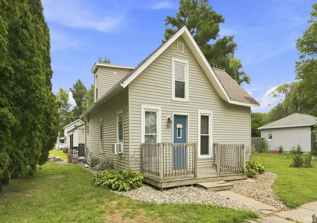 Photo 1 of Sale Pending at 201 E Church St, Pierceton, IN 46562 | MLS# 202630081 | Listing updated on 2026-10-01
