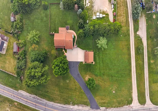 Photo 4 of Sale Pending at 9110 Auburn Rd, Fort Wayne, IN 46825 | MLS# 202630094 | Listing updated on 2026-07-27